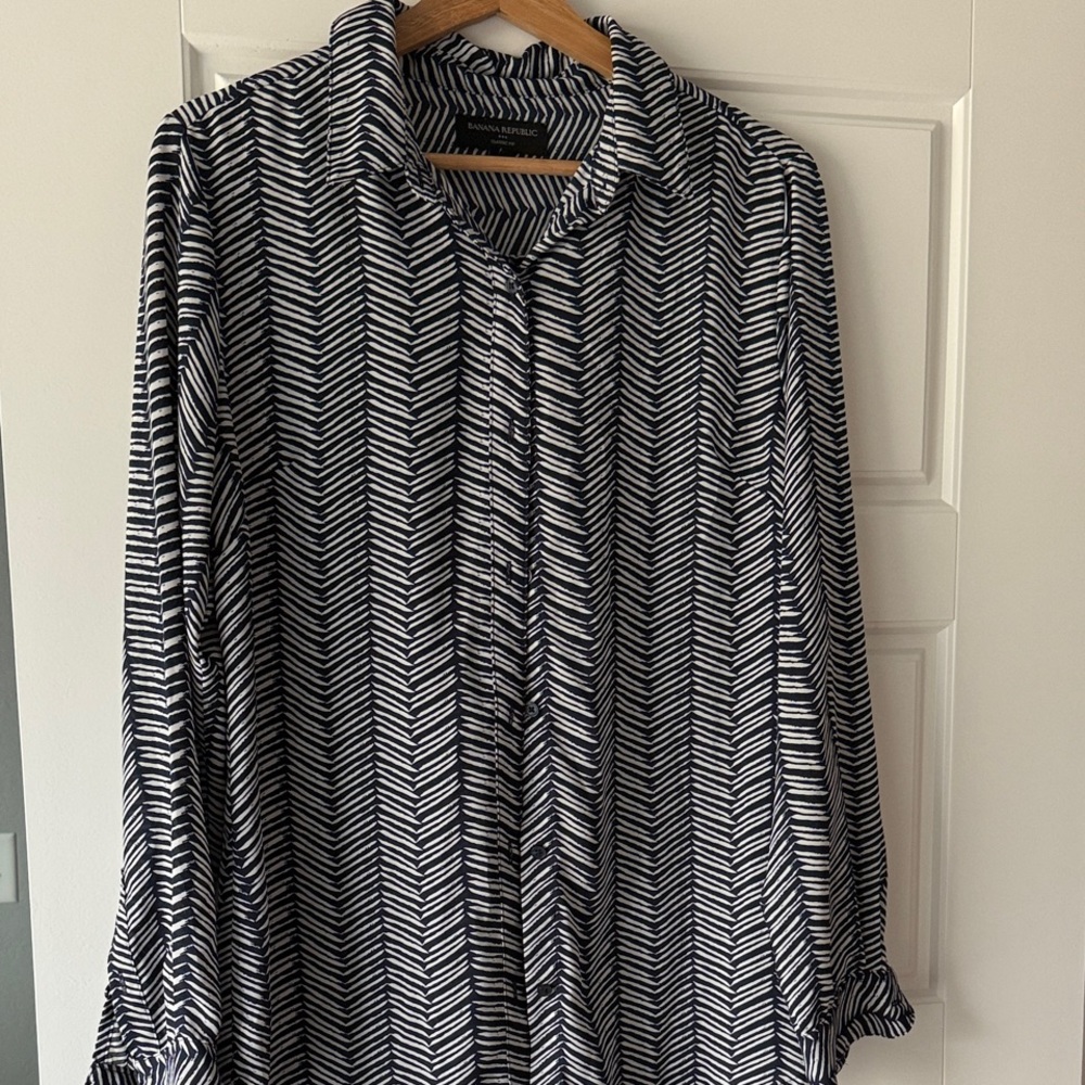 Banana Republic Navy & White Chevron Button-up  Shirt